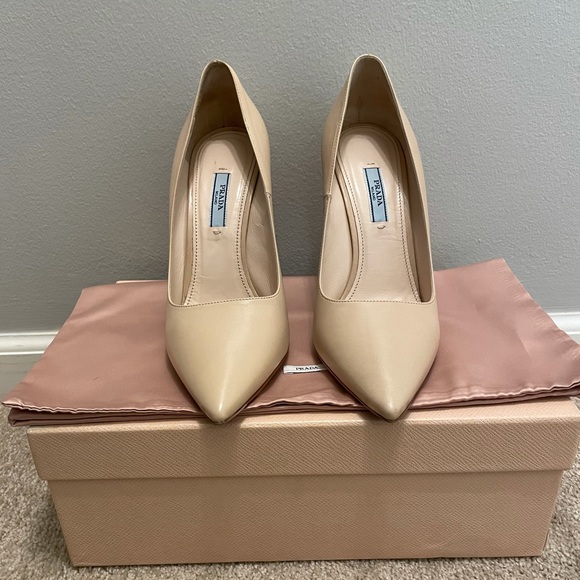 Prada Pumps - Picture 6 of 8